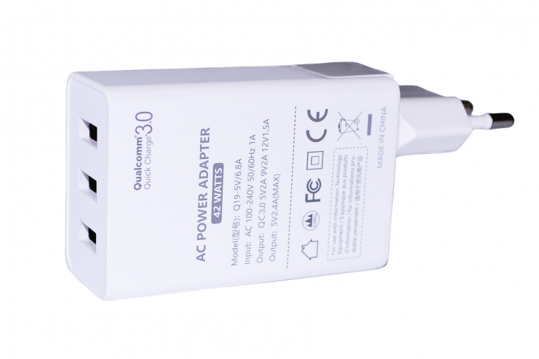 Сетевое зарядное устройство KFD Qualcomm Quick Charge 3.0, 3 порта USB Белый